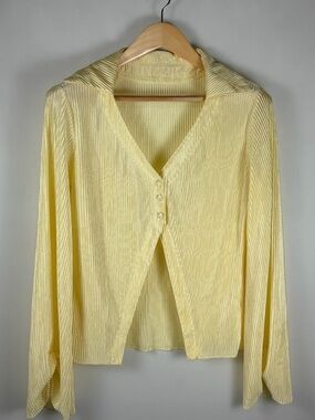 Yellow Pleated Button Front Blouse L Flowy Stretch Textured Top Soft Girl Y2K